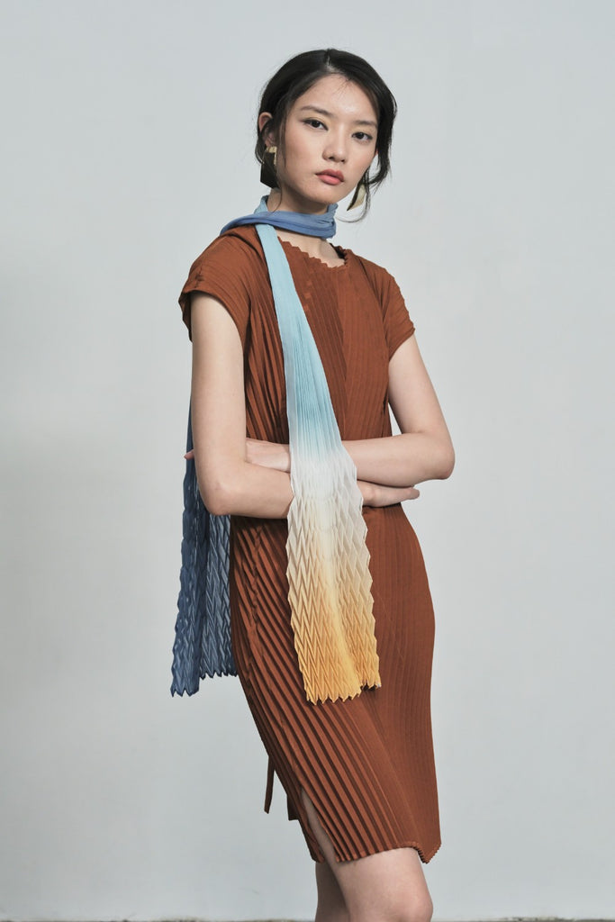 BEA GRADIENT SCARF